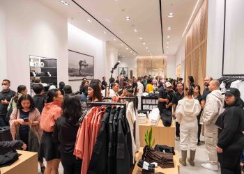 Alo Yoga Buka Gerai Pertama di Mal Senayan City