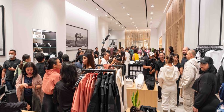 Alo Yoga Buka Gerai Pertama di Mal Senayan City