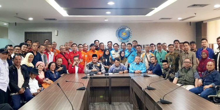 Persatukan Perjuangan Aktifis Pekerja BUMN, FSPPB Gelar FGD dengan Forkom SP BUMN