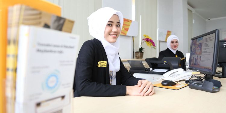 Maybank Indonesia Beri Tips Cara Atur THR  via Investasi Syariah