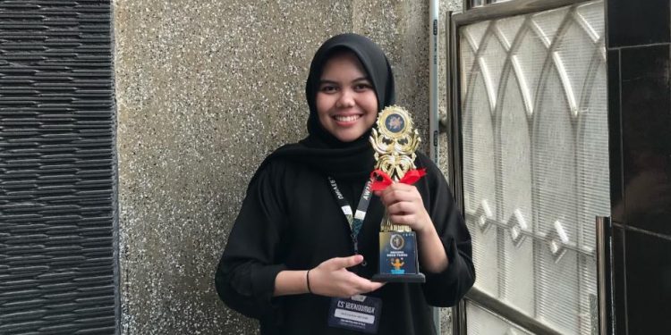 Putri Lokal Juarai Lomba Bahasa Internasional