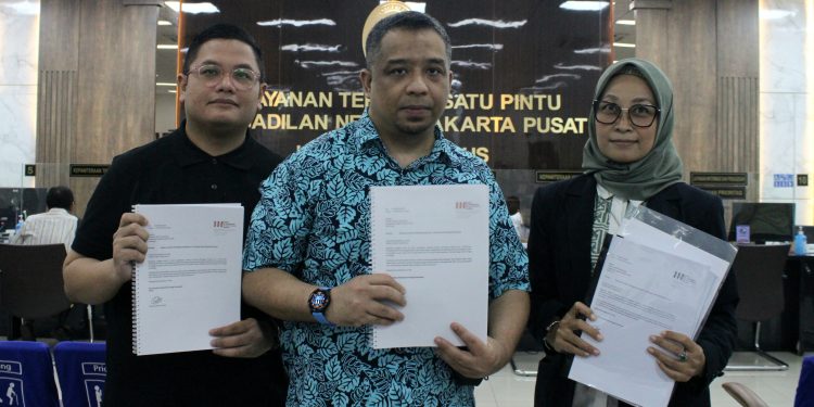 Jadi Sahabat Pengadilan, PKKEI Berikan Naskah Kajian Amicus Curiae Karen Agustiawan