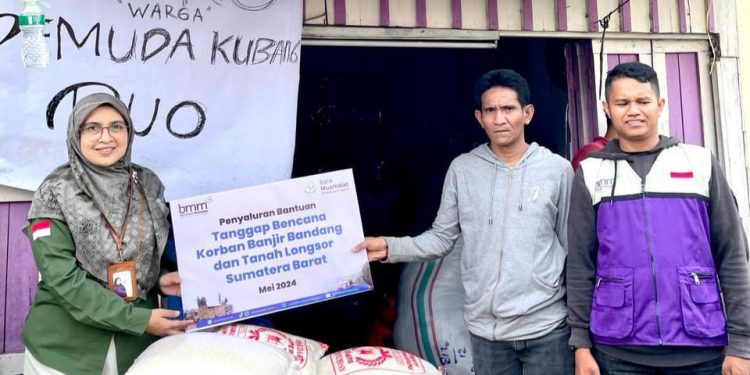 Bank Muamalat dan BMM Salurkan Bantuan Tanggap Bencana di Sumatera Barat