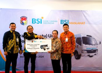 BSI Maslahat dan BSI Serahkan Hibah Mobil Sekolah Ke Kabupaten Mukomuko