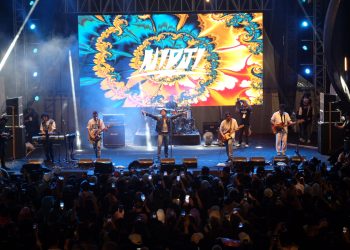 Malam Minggu, Kahitna Senandungkan Nostalgia di FIFGROUP 35th LOCALICIOUS