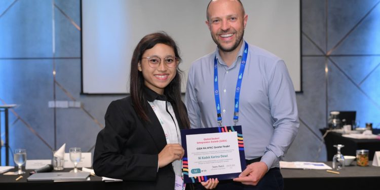 Inovasi Briket Ramah Lingkungan Bawa Mahasiswi ke Afrika Selatan