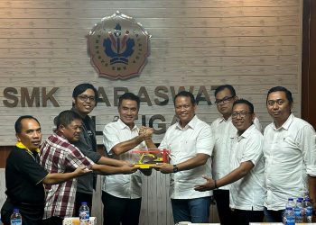 United Tractors Teken MoU dan Perjanjian Salatiga Benchmarking Bersama AII dan SMK Saraswati