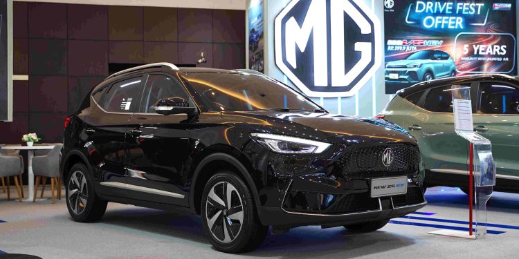 Ramaikan Ajang IIMS Surabaya 2024, MG Perkenalkan MG VS HEV ke Kota Pahlawan