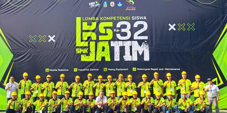 United Tractors Gelar LKS Bidang Teknik Alat Berat 2024 di Jatim dan Jateng