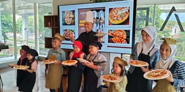 Habitare Resto Mengajak Anak Belajar Membuat Pizza