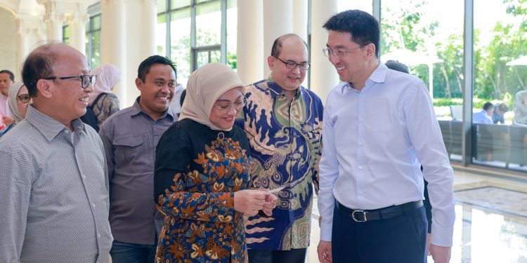 Menaker Apresiasi Kepatuhan Regulasi dan Kontribusi Pengembangan Talenta Digital Huawei di Indonesia