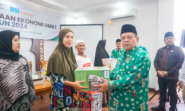 BSI Maslahat Serahkan Bantuan Peralatan Usaha kepada 20 UMKM Kecamatan Menteng Jakarta Pusat