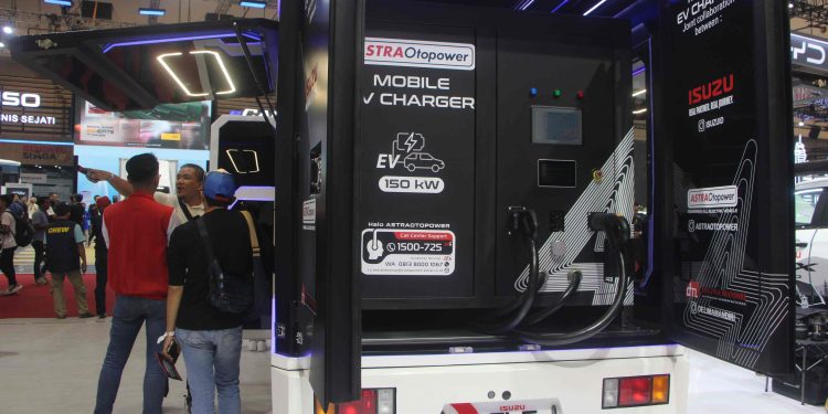 Ratusan Kendaraan Isuzu Laris Manis di GIIAS 2024