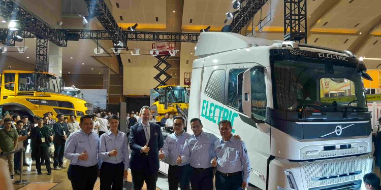 Peluncuran Volvo FM Electric di Indonesia Mining Expo 2024