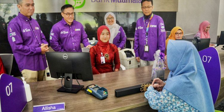 Rayakan Hari Pelanggan Nasional, Direksi Bank Muamalat Sapa Langsung Nasabah