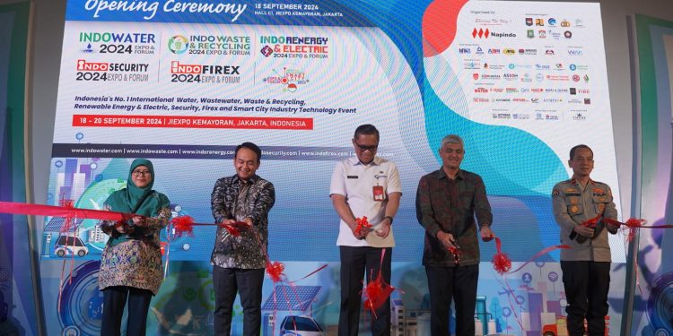 Napindo Resmi Buka Pameran Indo Water dan IISMEX 2024 Expo & Forum