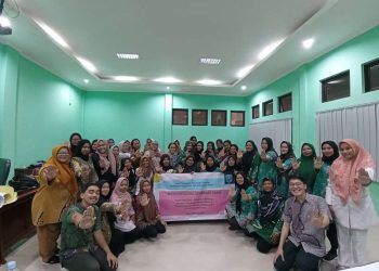 Upaya Cegah Stunting, Tingkatkan Kapasitas Kader Posyandu dan Edukasi Interaktif  Siswi SMA