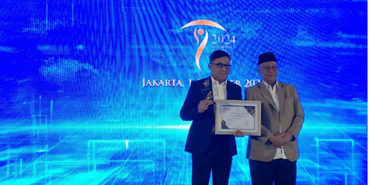 Insurance Award 2024 Diberikan untuk 52 Perusahaan Asuransi dan Reasuransi Terbaik