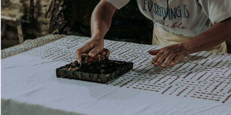 Dama Kara Sukses Berjualan Batik via Shopee Live, Berdayakan Difabel!