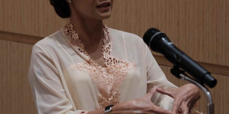 Sri H. Rahayu Raih Gelar Doktor dengan Predikat Terbaik: Kaji Peran BUK dengan Kepemilikan Asing dalam Penguatan Industri Perbankan Nasiona