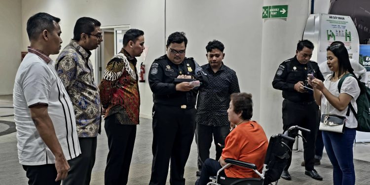 Imigrasi Gunakan Tablet Pemeriksaan Urai Padatnya Perlintasan di Bandara Kualanamu