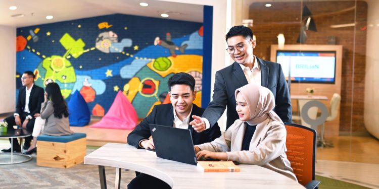 SmartInvest: Solusi Fleksibel bagi Generasi Muda yang Mendominasi Pasar Modal