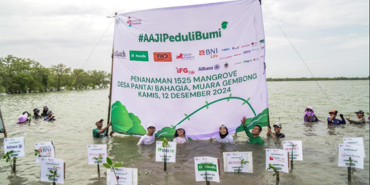 AAJI Tanam 1.525 Bibit Mangrove, Langkah Nyata Industri Asuransi Jiwa untuk Masa Depan Berkelanjutan