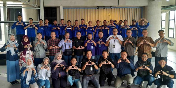 UT Bersama PAMA Berikan Beasiswa untuk Siswa kelas D4 Tehnik Rekayasa Pemeliharaan Alat Berat