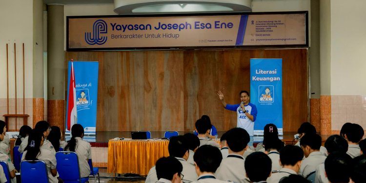 ACC Beri Literasi Keuangan untuk Siswa SMA di Manado