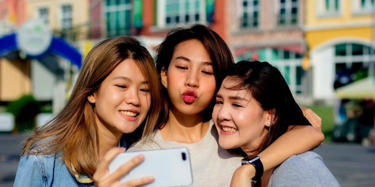 GenZ.id: Website Inspiratif untuk Anak Muda Kreatif