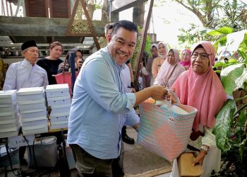 Sambut HUT ke-5 dan Ramadhan 1446 H, IFG Bagikan 300 Paket Sembako di Ciputat