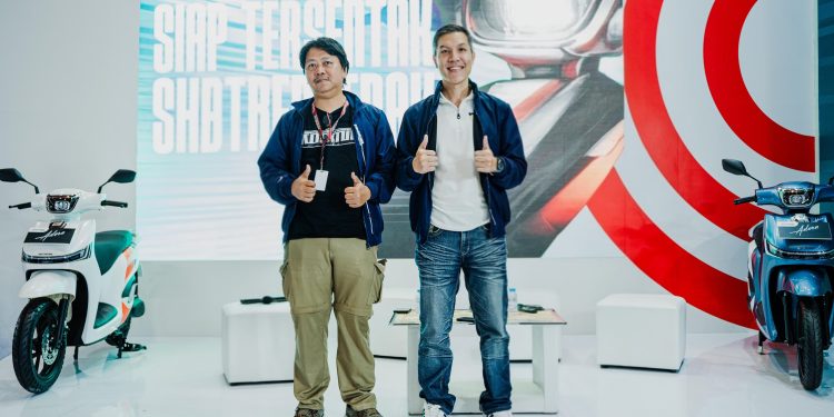 Adora dan KOSMIK Indonesia Dorong Adopsi Kendaraan Listrik Lewat Talk Show di IIMS 2025