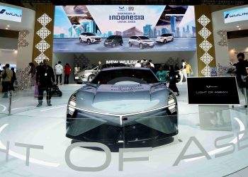 Komunitas Mobil Listrik Wuling Melihat Langsung Concept Car ‘Light of ASEAN’ di Ajang IIMS 2025