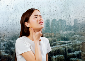 Atasi Sakit Tenggorokan dan Sariawan dengan Antiseptik Oral Mengandung Povidone-Iodine