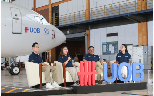 UOB Indonesia dan Garuda Indonesia Luncurkan Livery Eksklusif Menampilkan Garuda Indonesia UOB Card