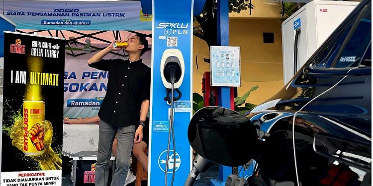 Extrajoss Ultimate Dukung PLN Hadirkan Green Coffee di EV Charging Station SPKLU di Jalur Mudik