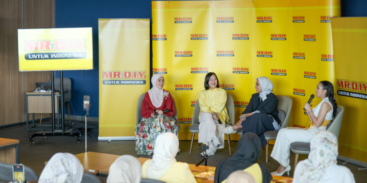 Kolaborasi MR.D.I.Y. Indonesia dan Kami: Fasilitasi Program “Perempuan Kreatif Finansial”