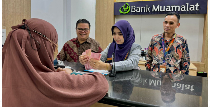 Layanan Nasabah di Kantor Cabang Bank Muamalat Langsa, Aceh