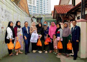 Harris Puri Mansion Peduli Kesehatan Ibu Hamil Bagikan Buah-Buahan Segar