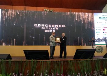 Menaker Prof Yassierli Terima Penghargaan WSO Concerned Citizen dari WSO Indonesia