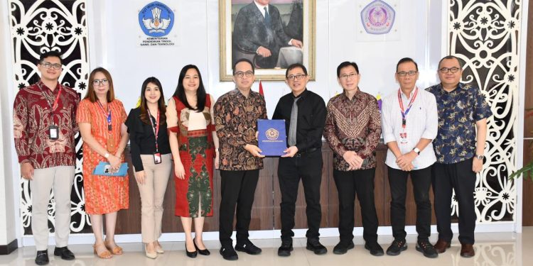 CIMB Niaga dan Universitas Sam Ratulangi Jalin Kerja Sama di Bidang Pendidikan dan Layanan Perbankan