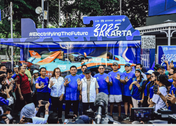 Kunjungi Pameran Replika Mobil Balap Formula E, Gubernur Pramono Ajak Warga Meriahkan Jakarta E-Prix 2025