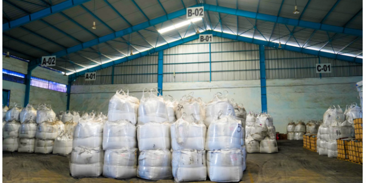 Dukung Industri Kendaraan Listrik, Pelindo Solusi Logistik Menangani Bahan Baku Produksi Baterai