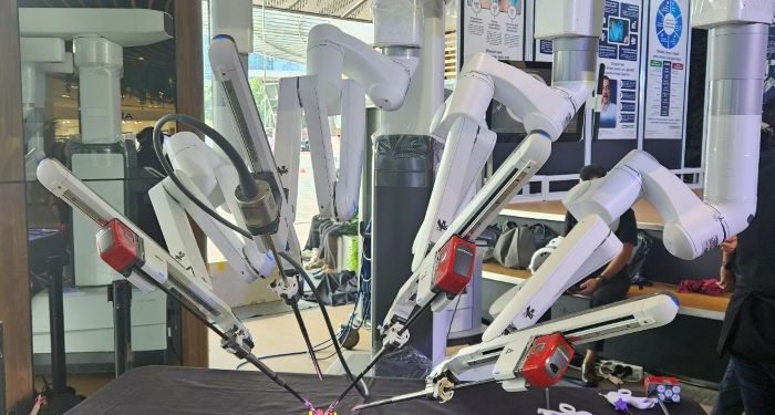 Siloam Hospitals Gelar Da Vinci Xi Experience di Lippo Mall Nusantara