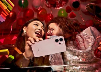 OPPO Reno14 Series Luncurkan Varian Warna Pink, Ini Rahasia Dibalik Desain Iridescent Mermaid