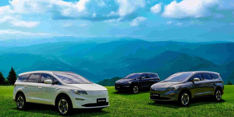 Aletra Mulai Perakitan Lokal, Mobil Listrik Keluarga Terluas di Kelasnya Siap Mengaspal di Indonesia