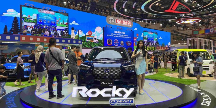 Wujudkan Impian Miliki Mobil Baru Lewat Beragam Promo Menarik Daihatsu di GIIAS 2025