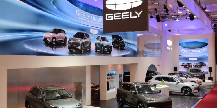 Booth Geely Universe di GIIAS 2025 Terinspirasi dari Shanghai Motor Show