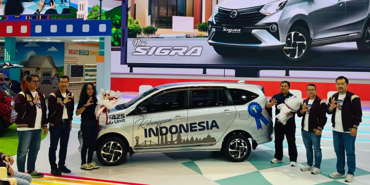 Daihatsu Hadirkan Kilau Baru Kebanggaan Keluarga, New Sigra di GIIAS