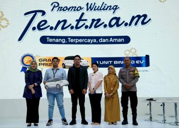 Wuling Mengundi Secara Langsung Pemenang Grand Prize dari Program ‘T.E.N.T.R.A.M’ di GIIAS 2025
